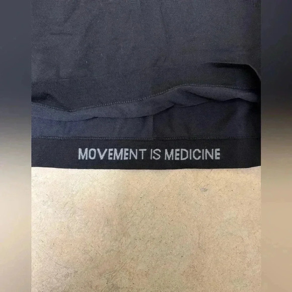 Lululemon top- small - Picture 2 of 3